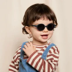 IZIPIZI Black UV Protective Sunglasses Online