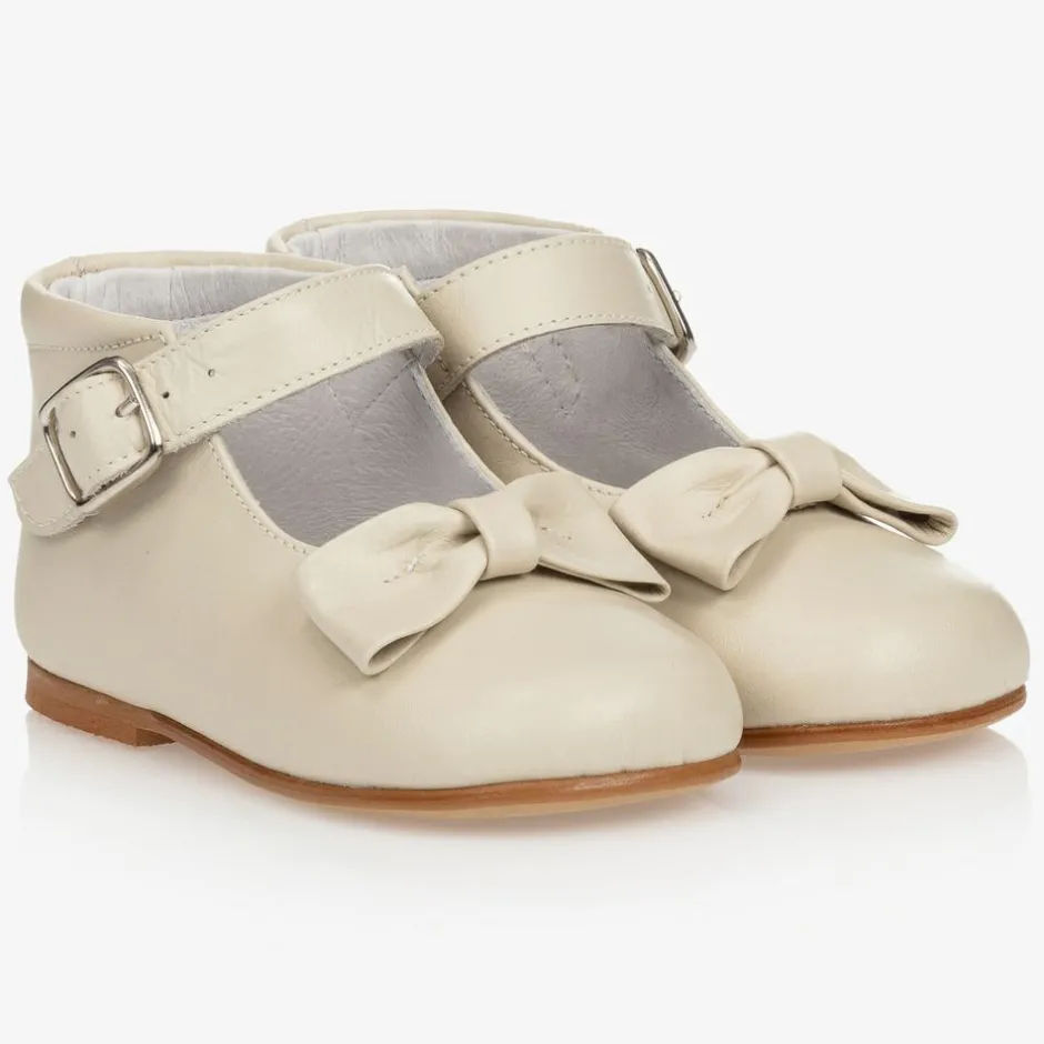 Childrens Classics Girls Ivory Leather Bow Shoes Clearance